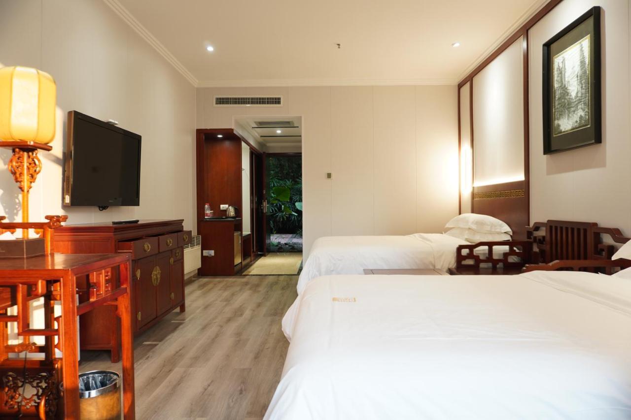 Guilin Yi Characteristic Hotel Coltd Ngoại thất bức ảnh